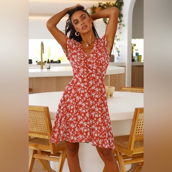 Firefly Lane Boutique1 Dresses & Skirts - Petal Breeze Ditsy Floral Mini Dress